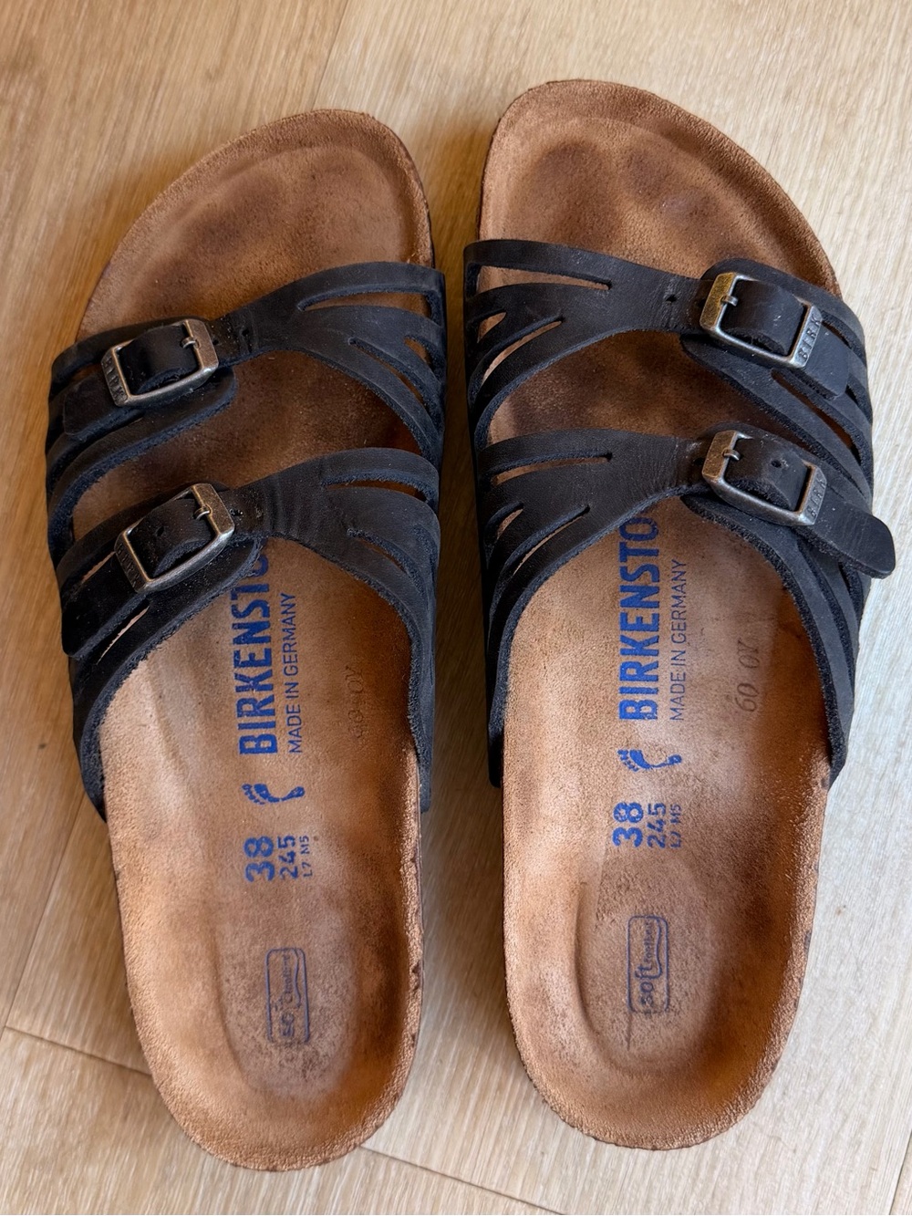 Birkenstock women’s Granada sandals black size 38 or 7.5 - Picture 2 of 6